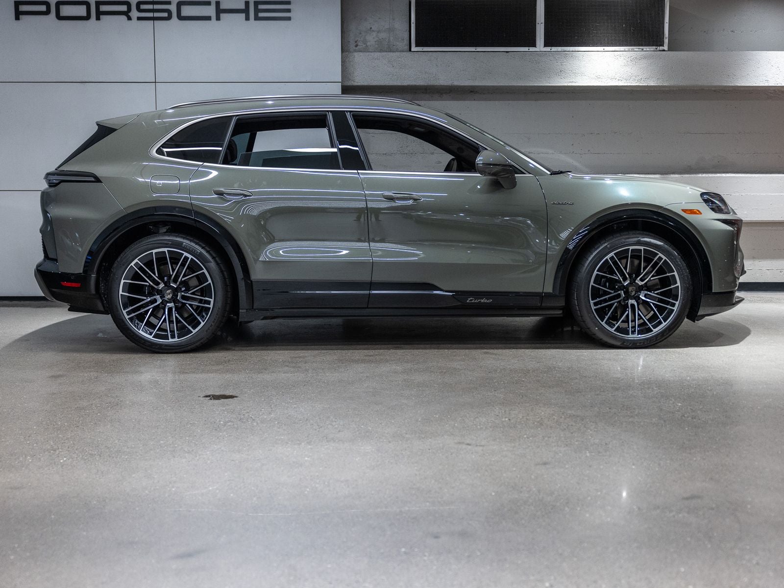 2026 Porsche Cayenne Cayenne Turbo Electric