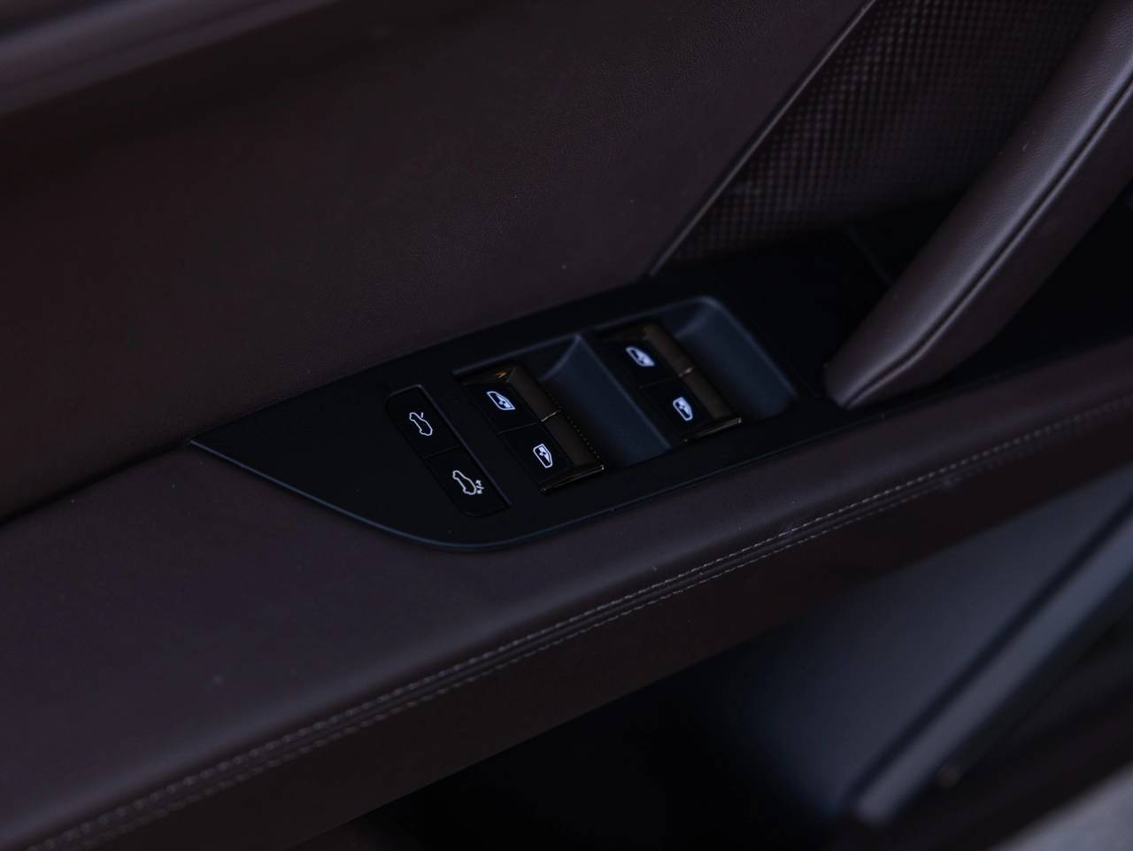 2026 Porsche Cayenne Cayenne Turbo Electric