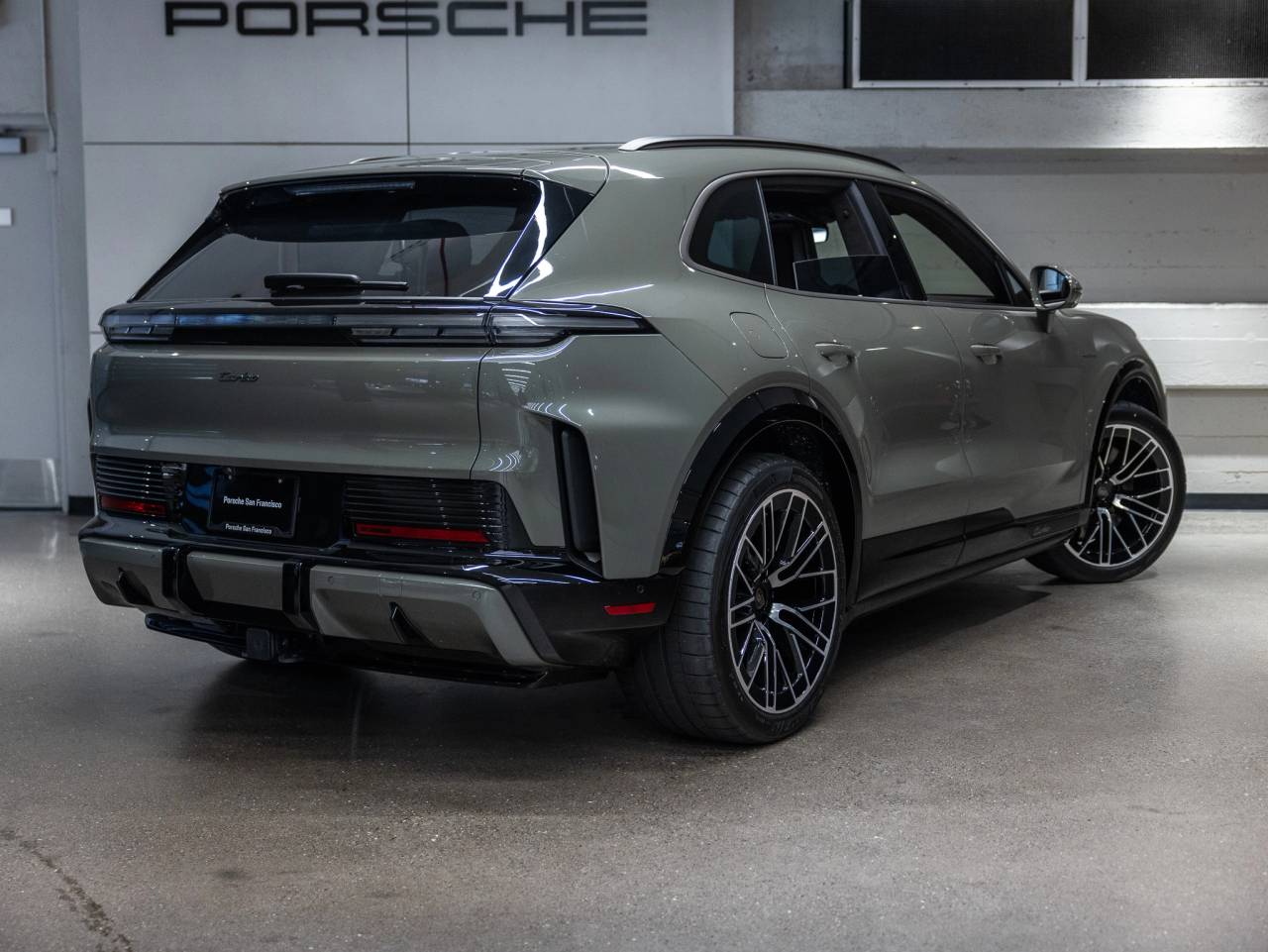 2026 Porsche Cayenne Cayenne Turbo Electric
