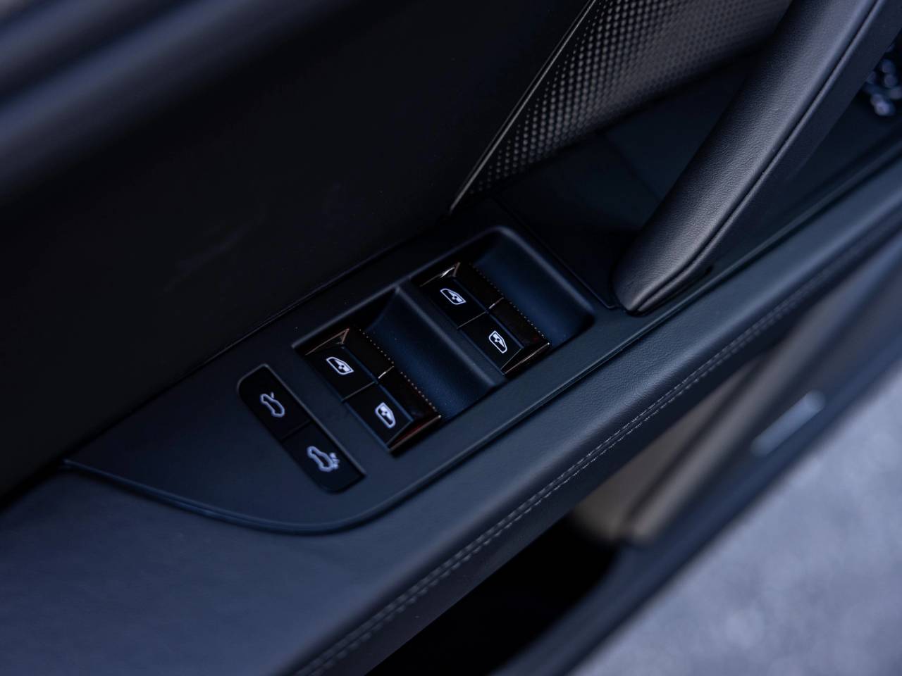 2026 Porsche Cayenne Cayenne Turbo Electric