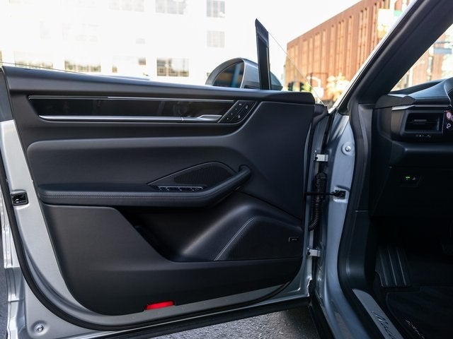 2025 Porsche Macan Macan Electric