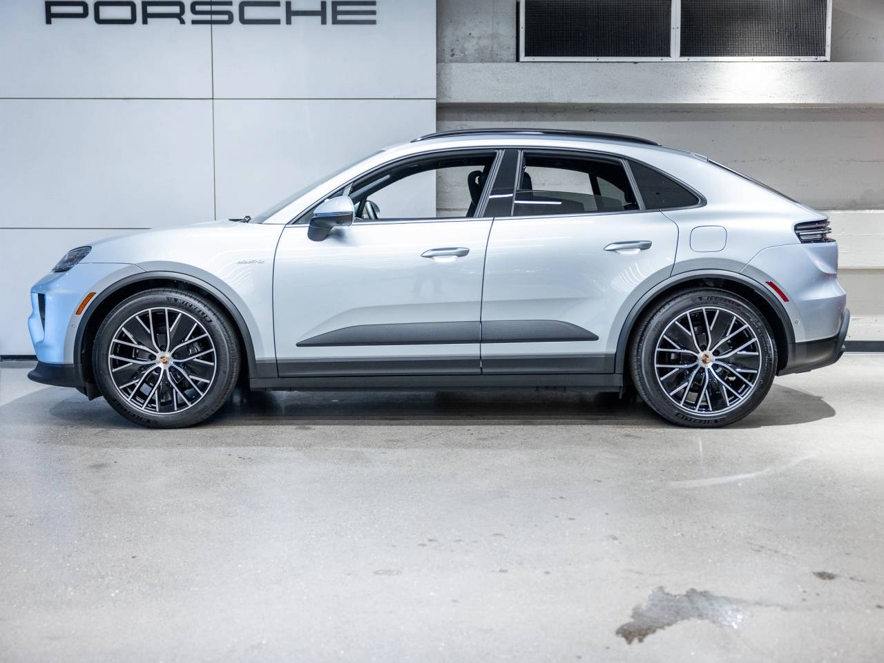 2025 Porsche Macan Macan Electric