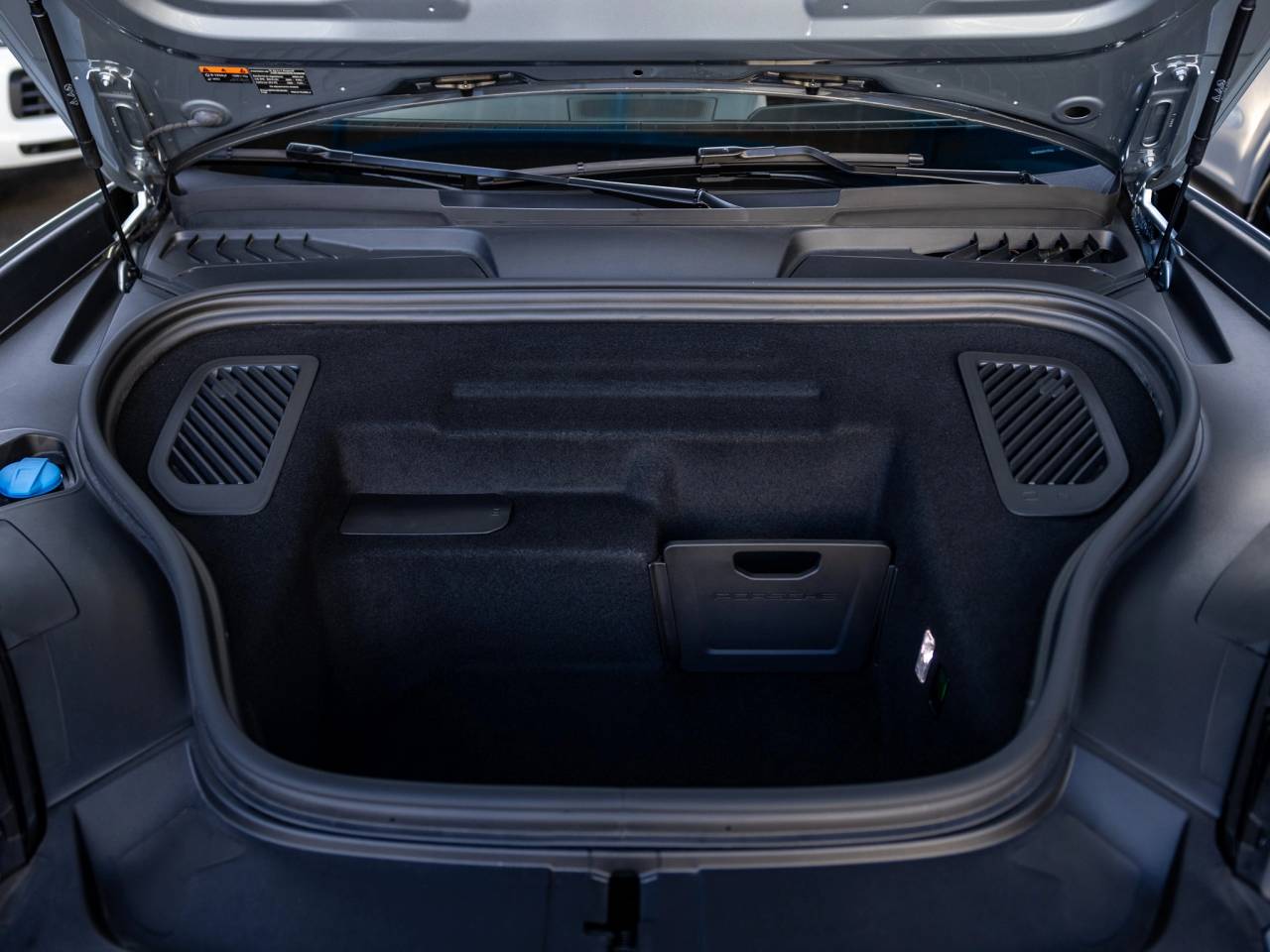 2025 Porsche Macan Macan Electric