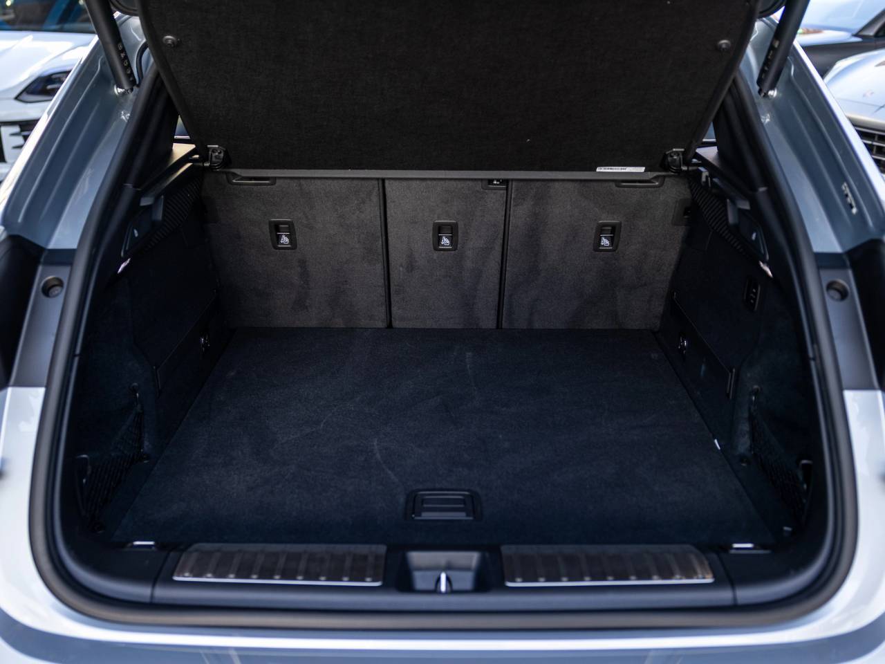 2025 Porsche Macan Macan Electric