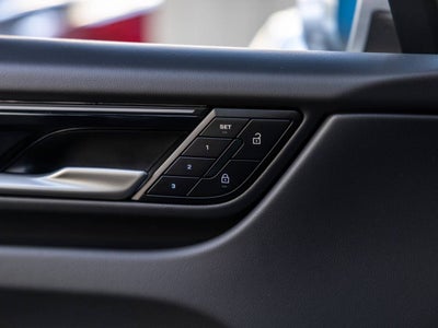 2025 Porsche Macan Macan Electric