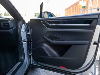 2025 Porsche Macan Macan Electric