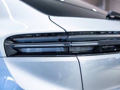 2025 Porsche Macan Macan Electric