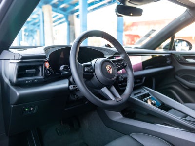 2025 Porsche Macan Electric