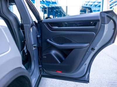 2025 Porsche Macan Electric