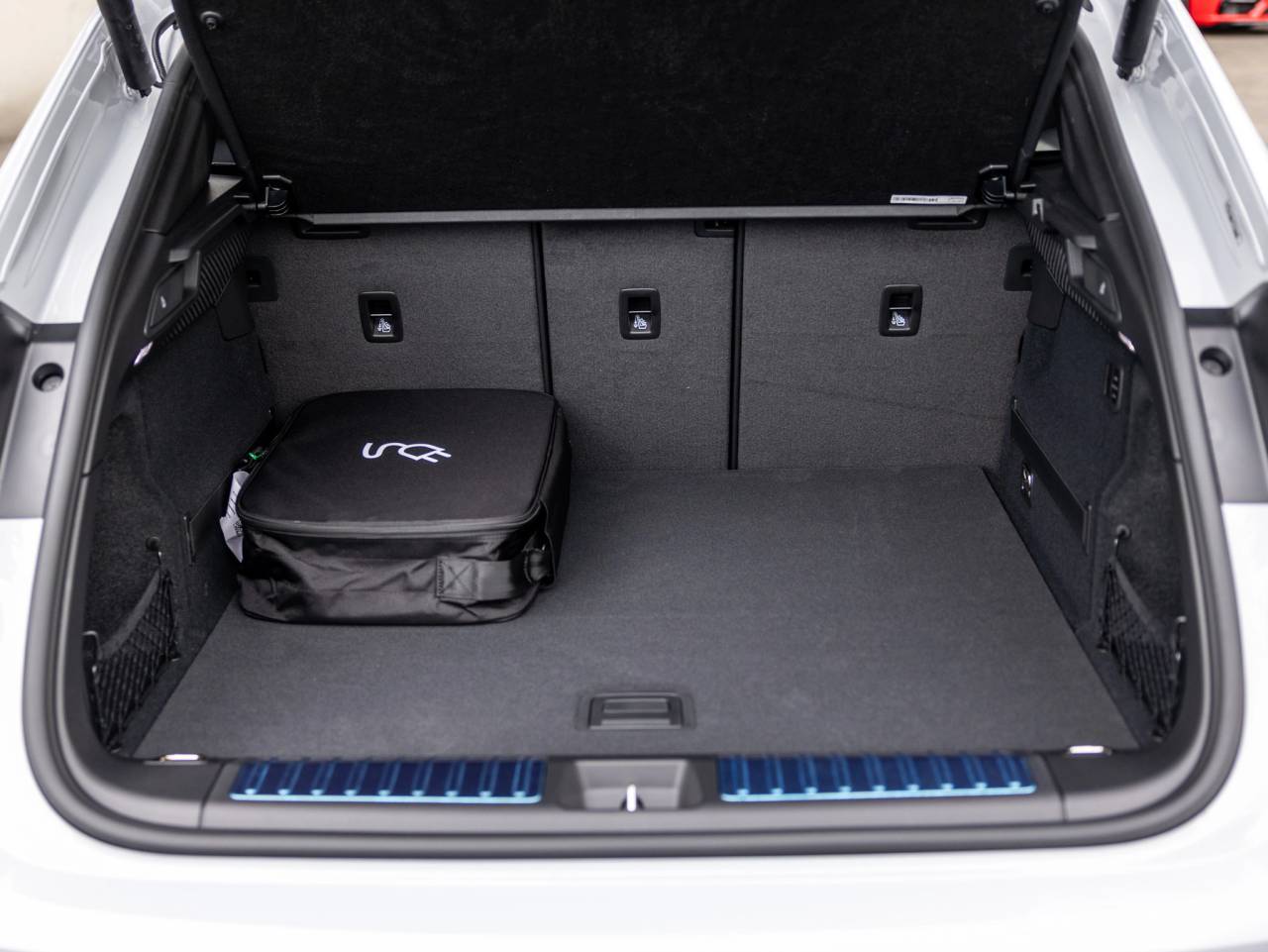 2025 Porsche Macan Macan Electric