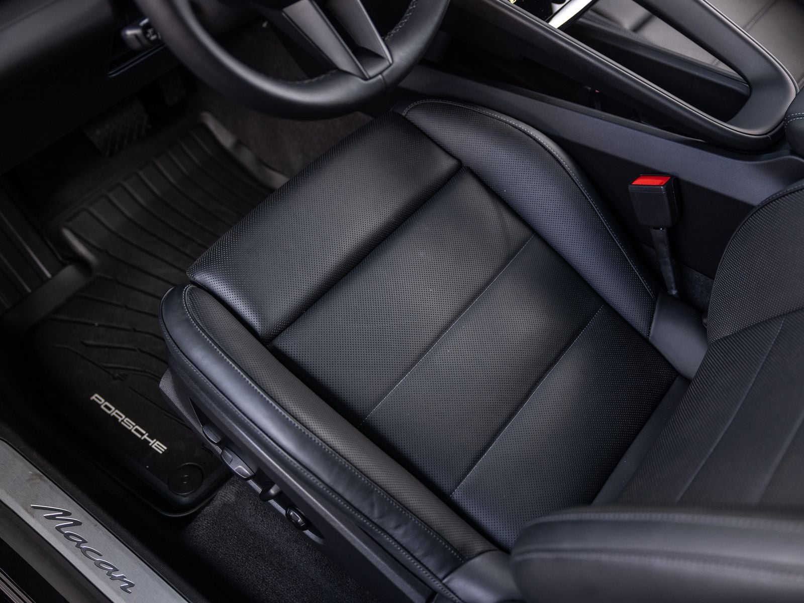 2025 Porsche Macan Macan Electric