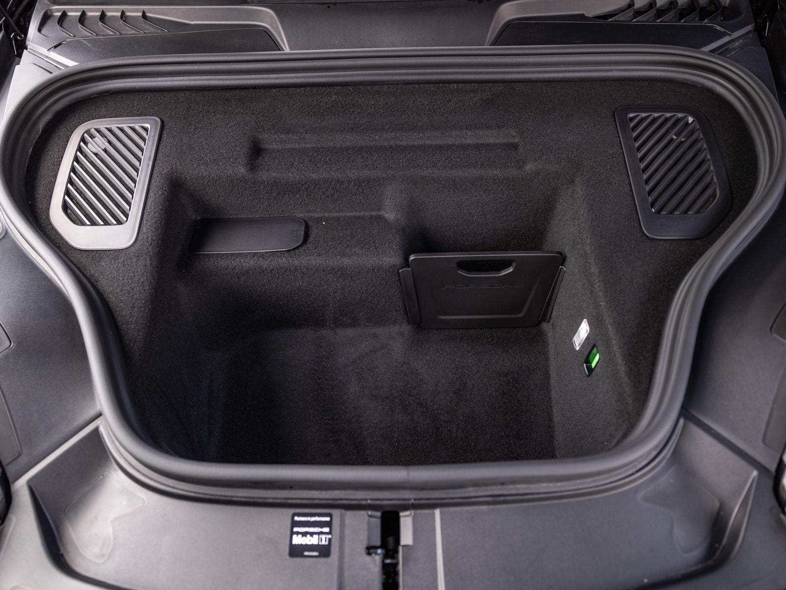 2025 Porsche Macan Macan Electric