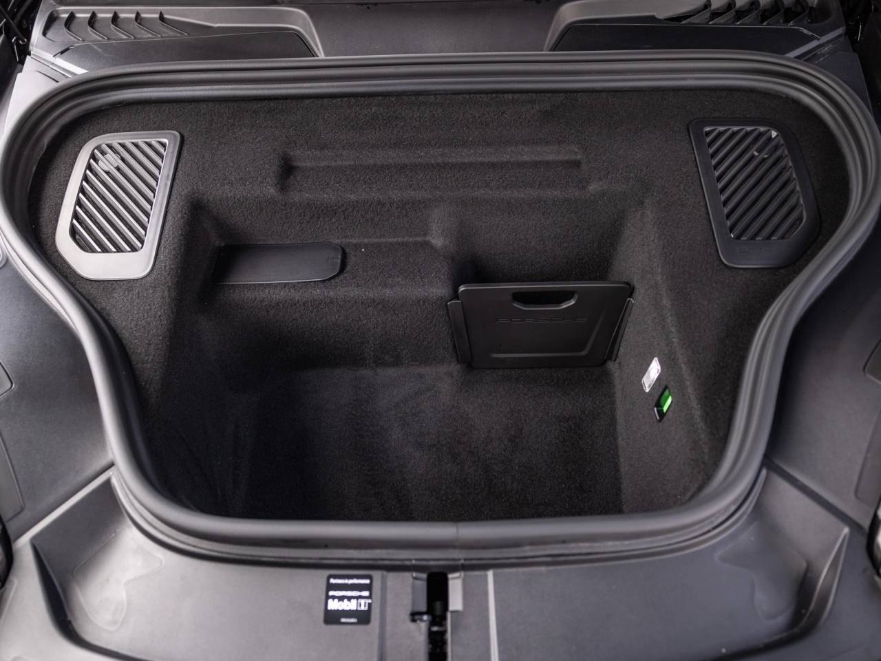 2025 Porsche Macan Macan Electric
