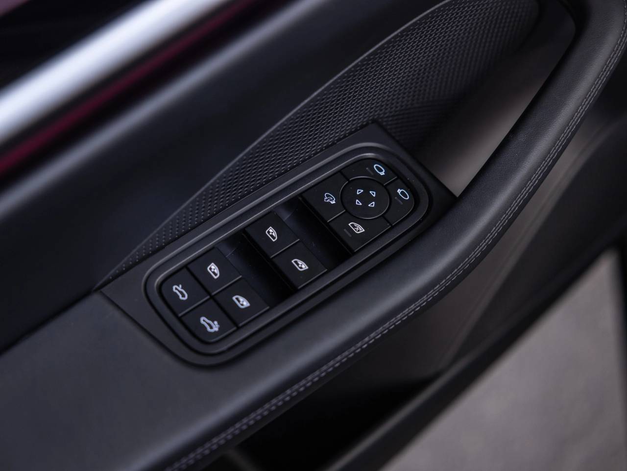 2025 Porsche Macan Macan Electric