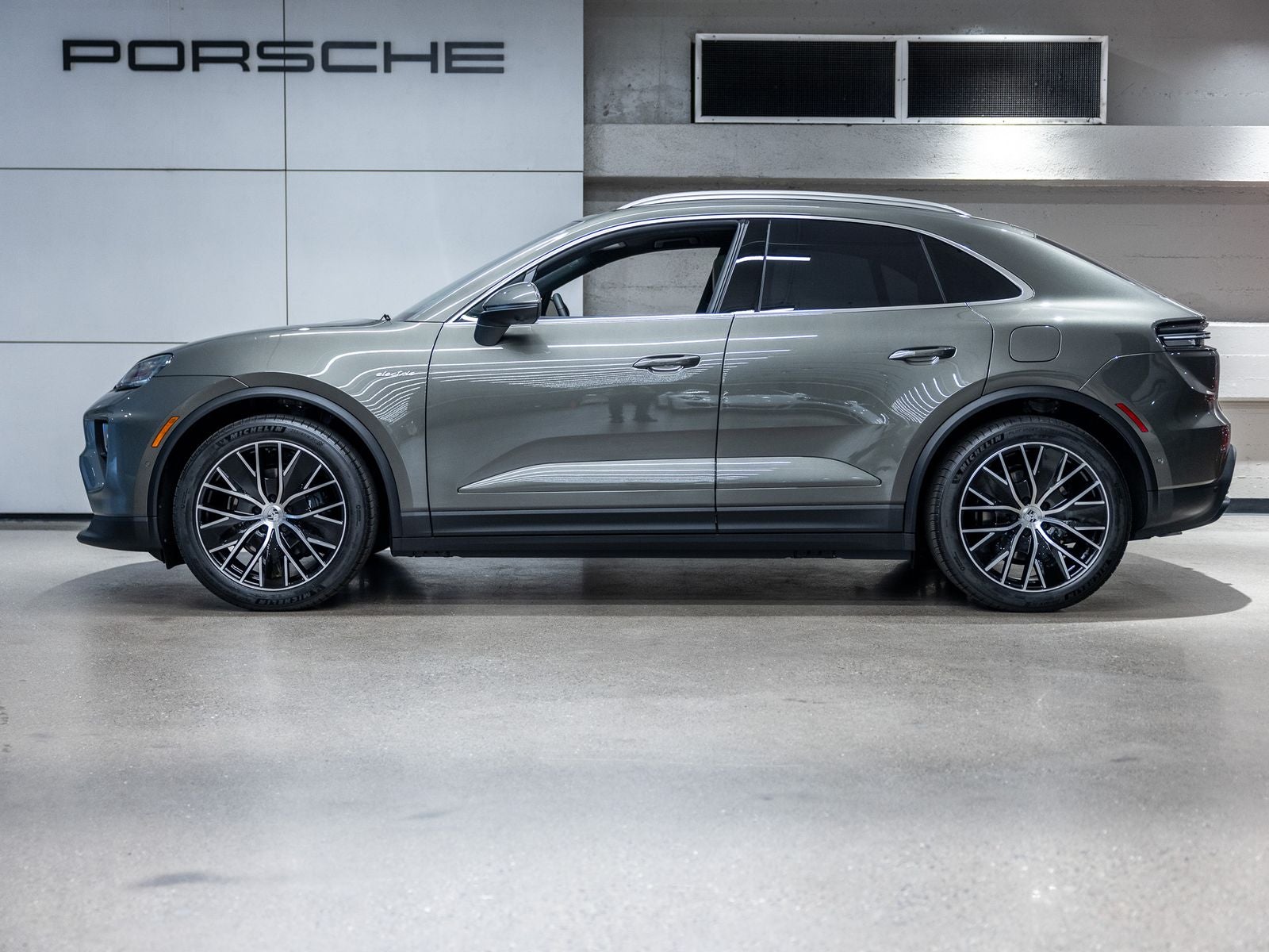 2026 Porsche Macan Macan Electric