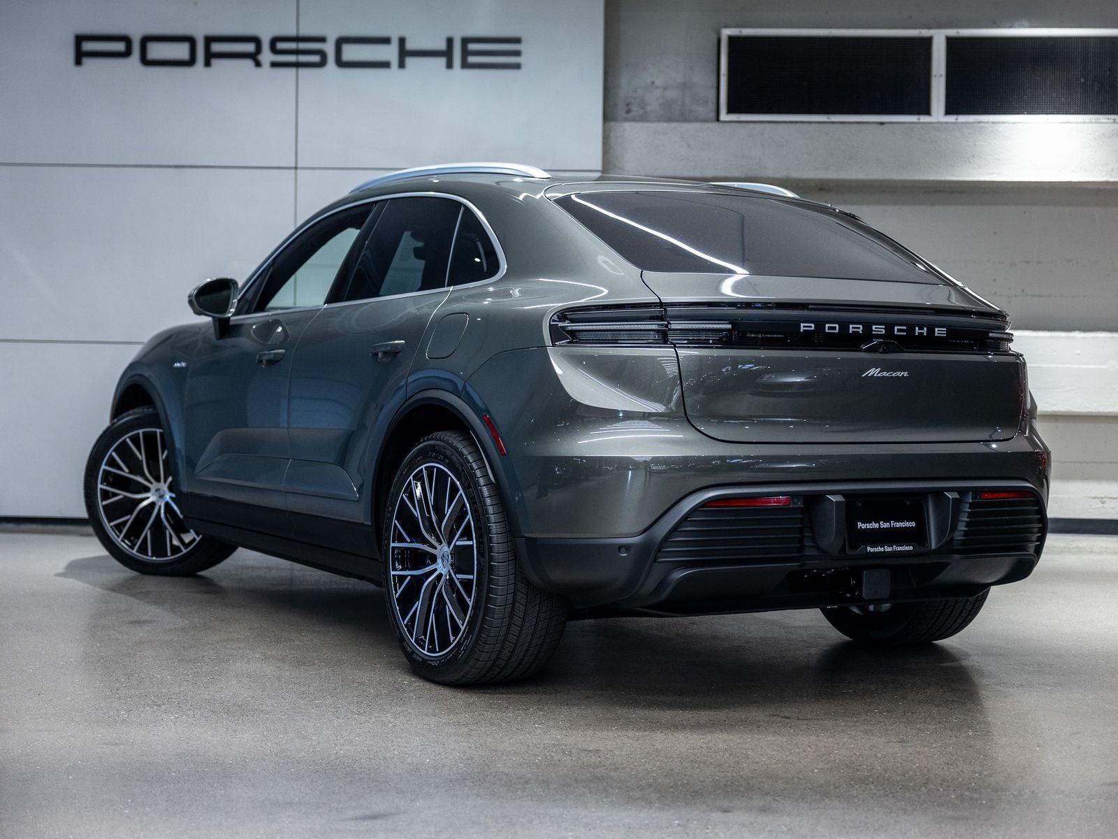 2026 Porsche Macan Macan Electric