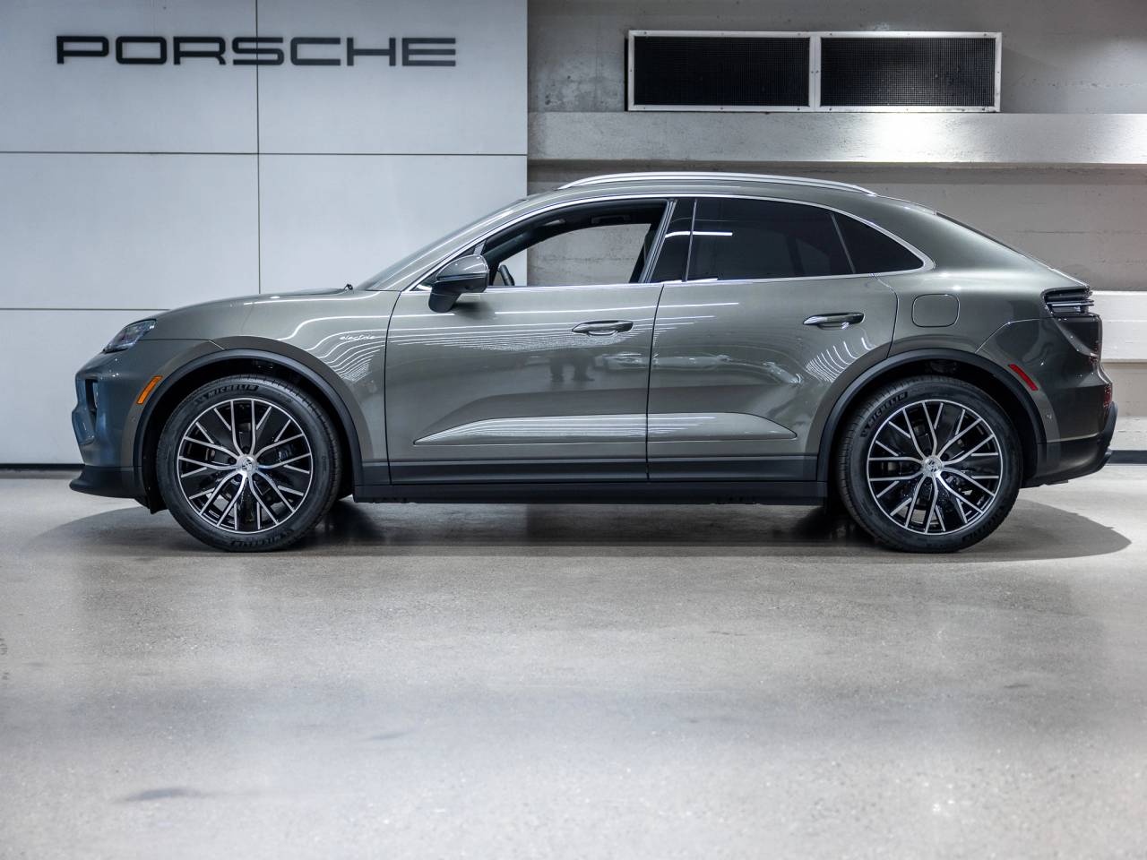 2026 Porsche Macan Macan Electric