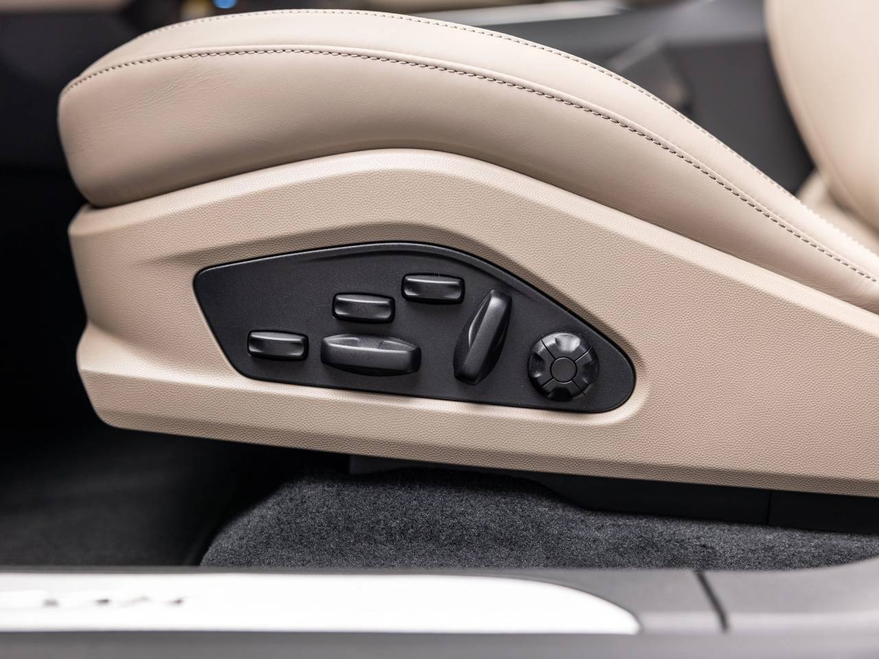 2026 Porsche Macan Macan Electric