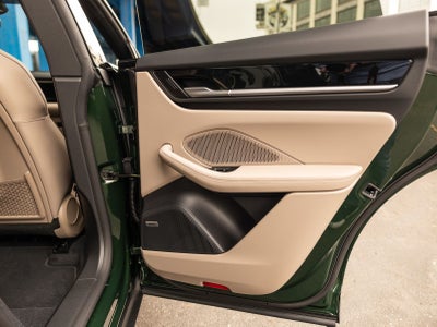 2026 Porsche Macan Macan Electric