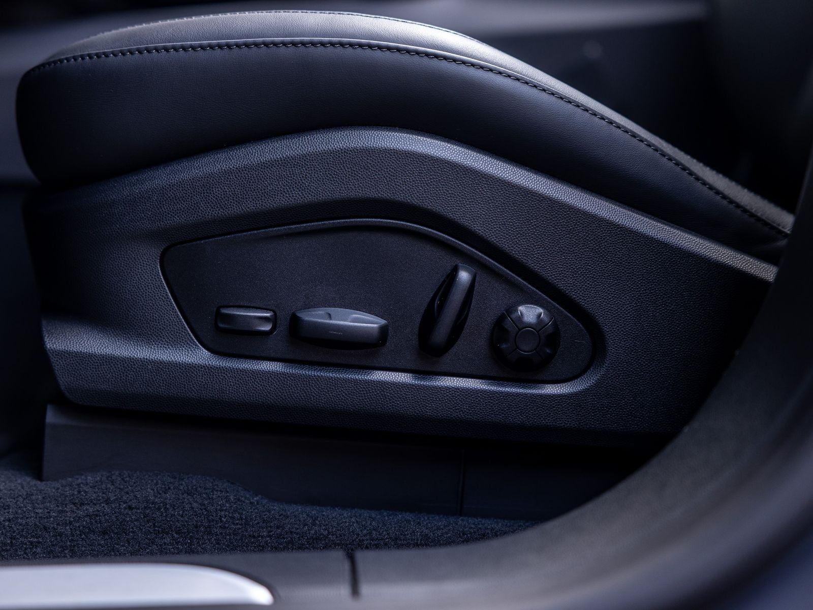 2025 Porsche Macan Electric