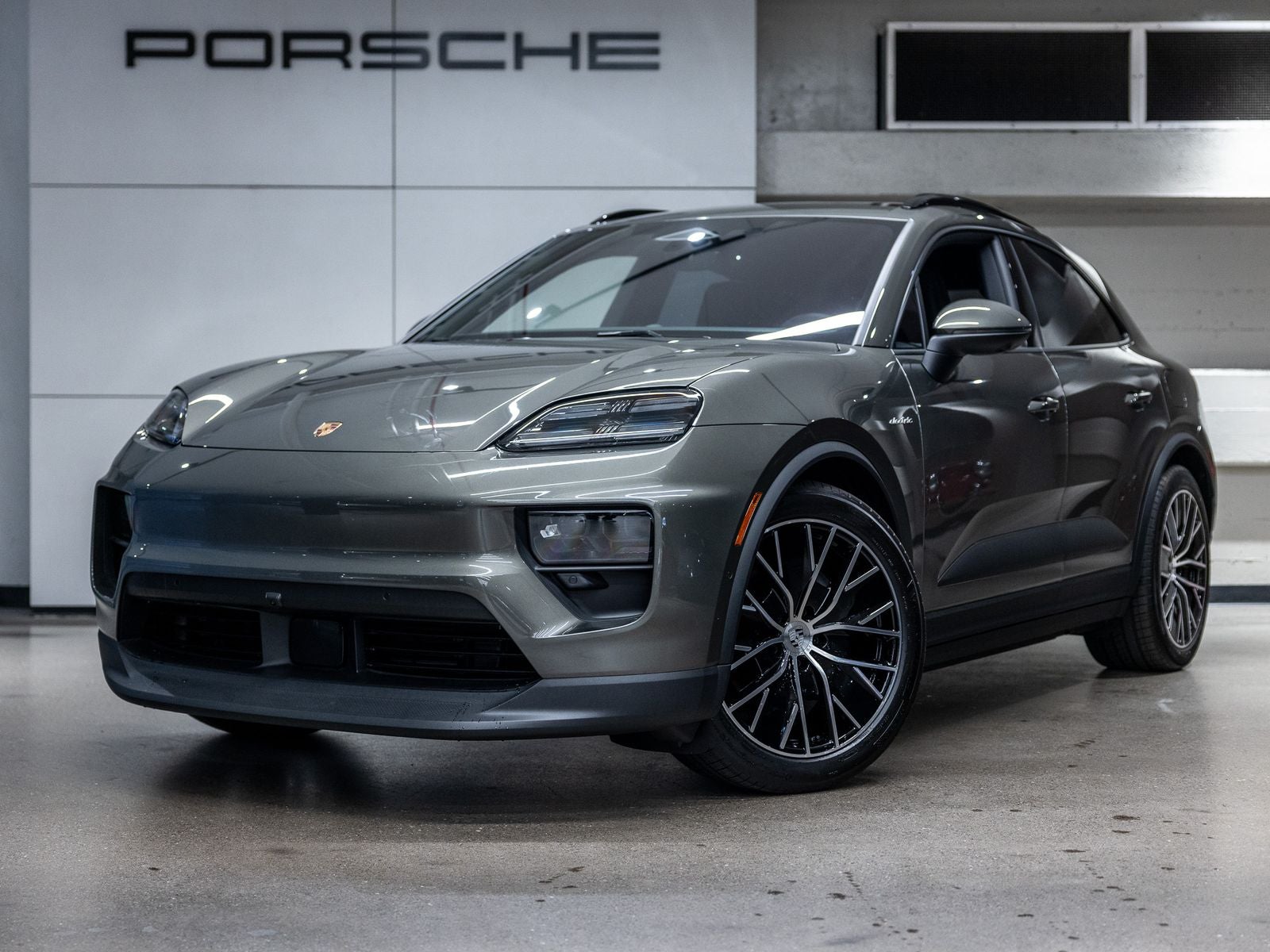 2025 Porsche Macan Macan Electric