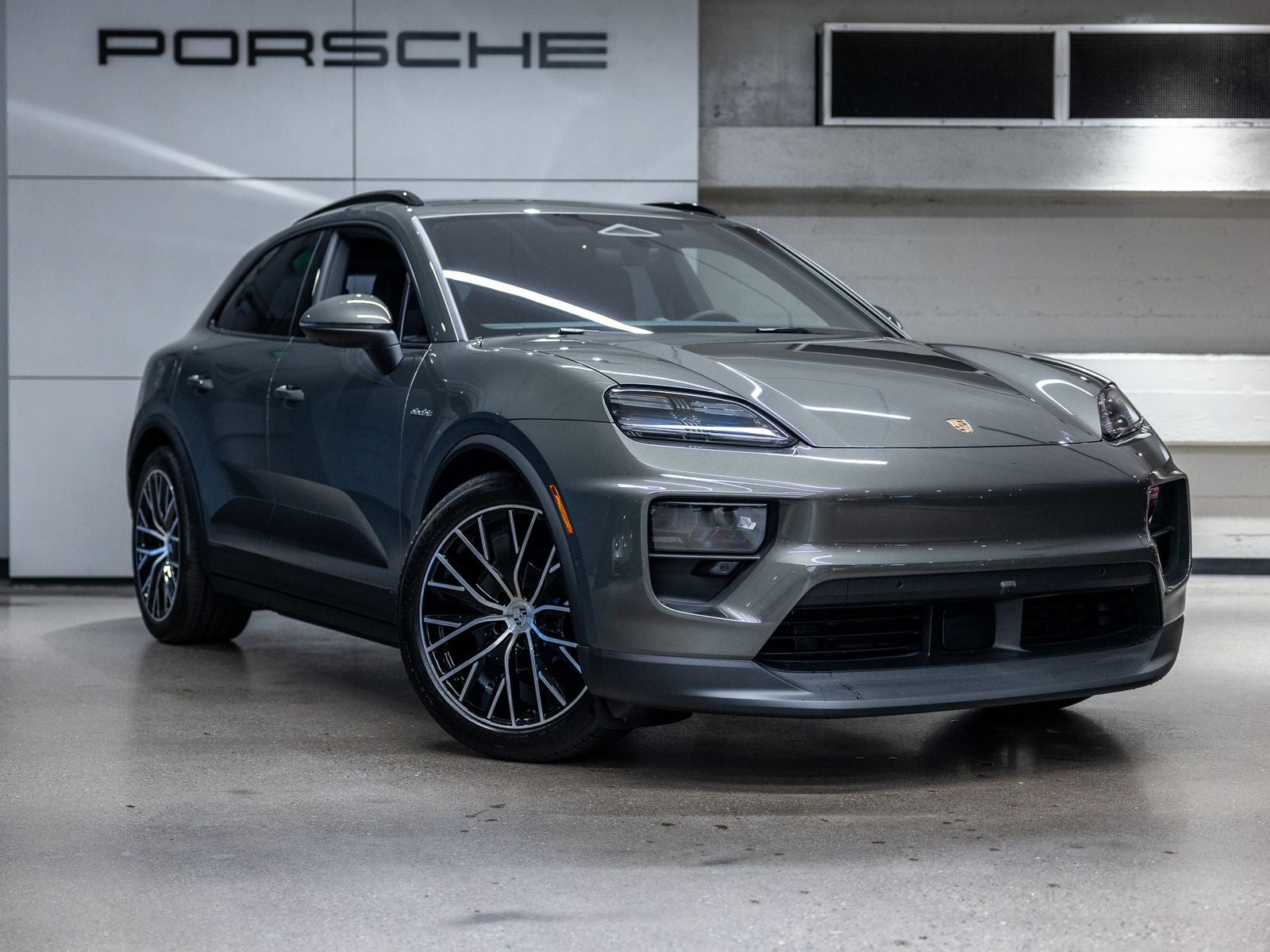 2025 Porsche Macan Macan Electric