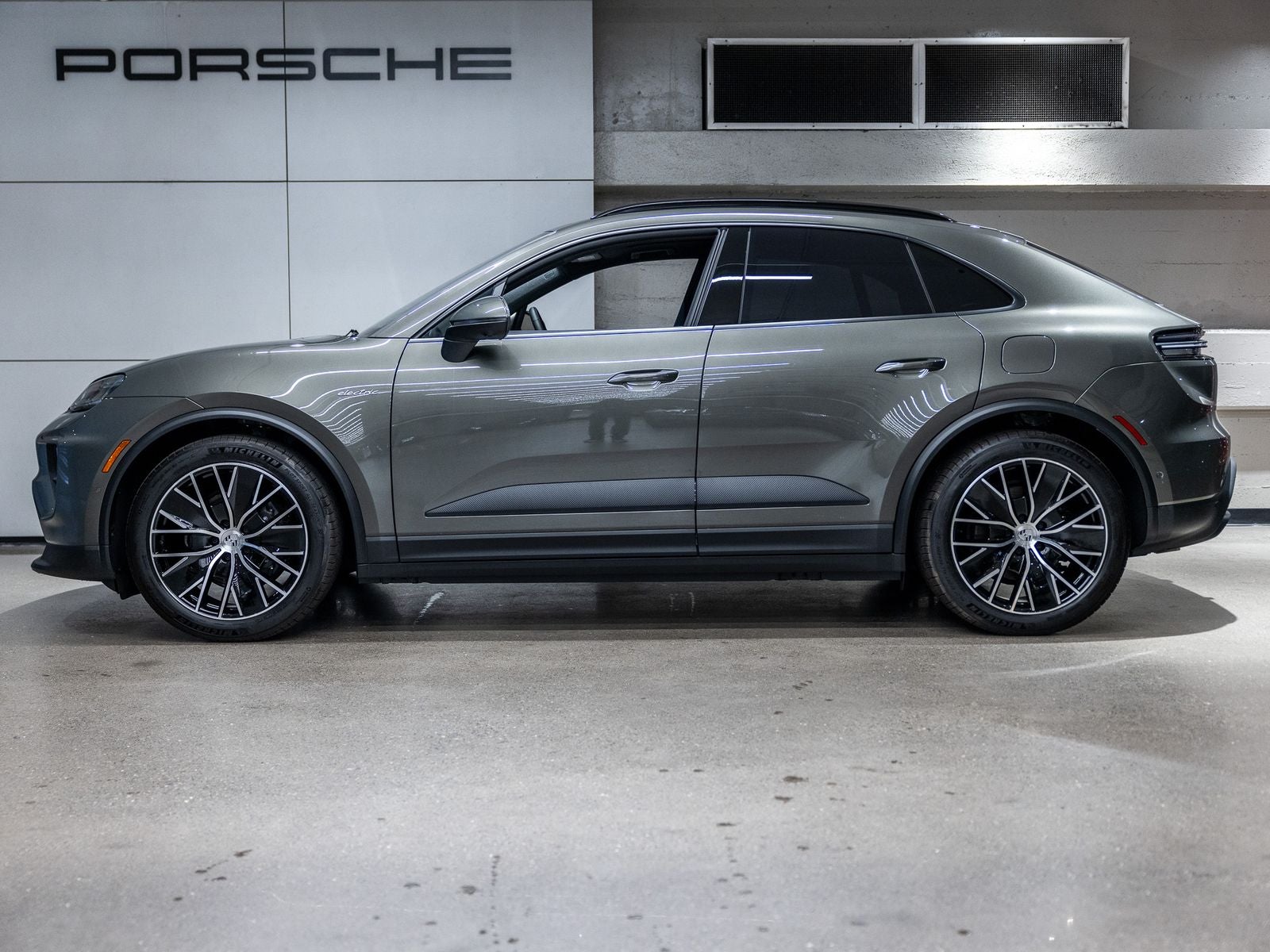 2025 Porsche Macan Macan Electric