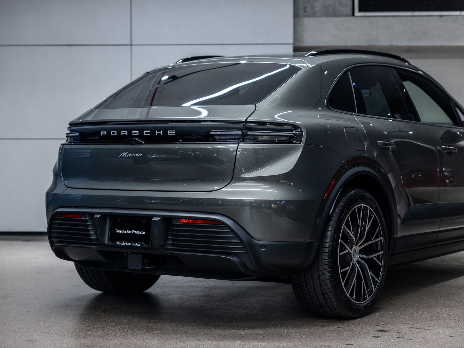 2025 Porsche Macan Macan Electric