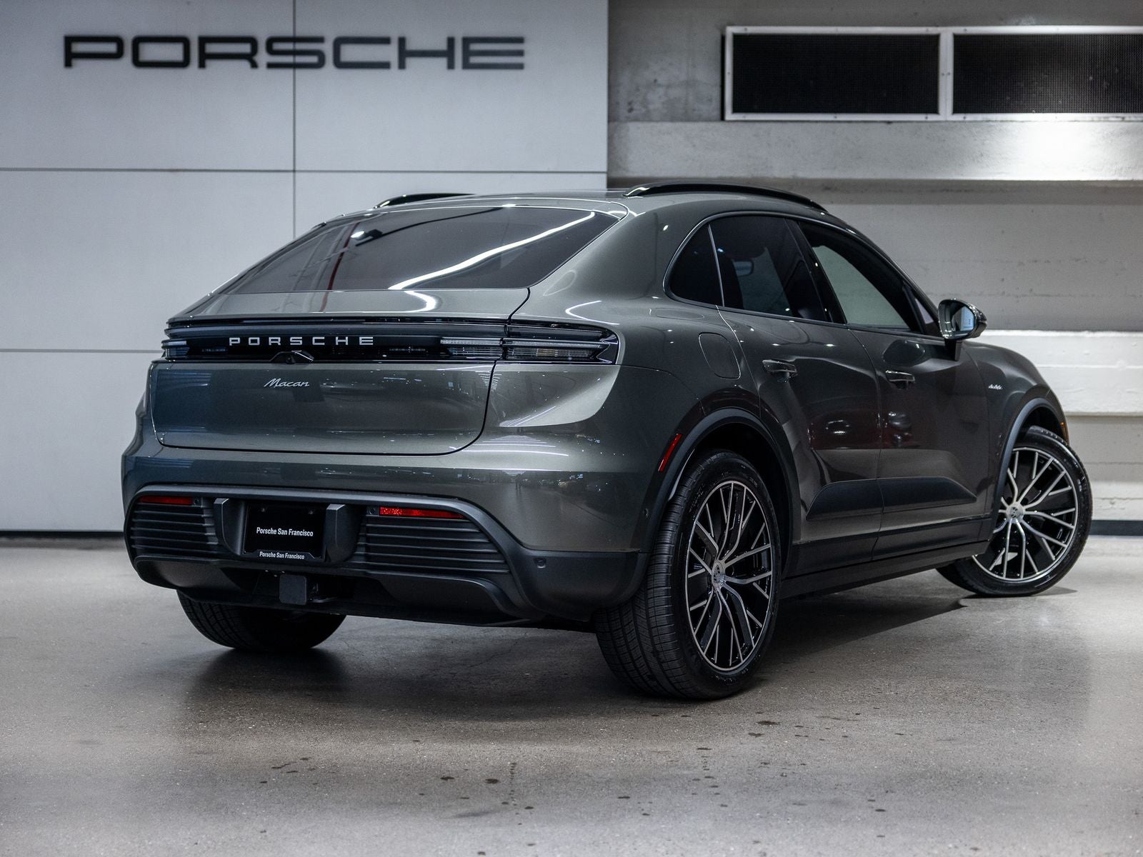 2025 Porsche Macan Macan Electric