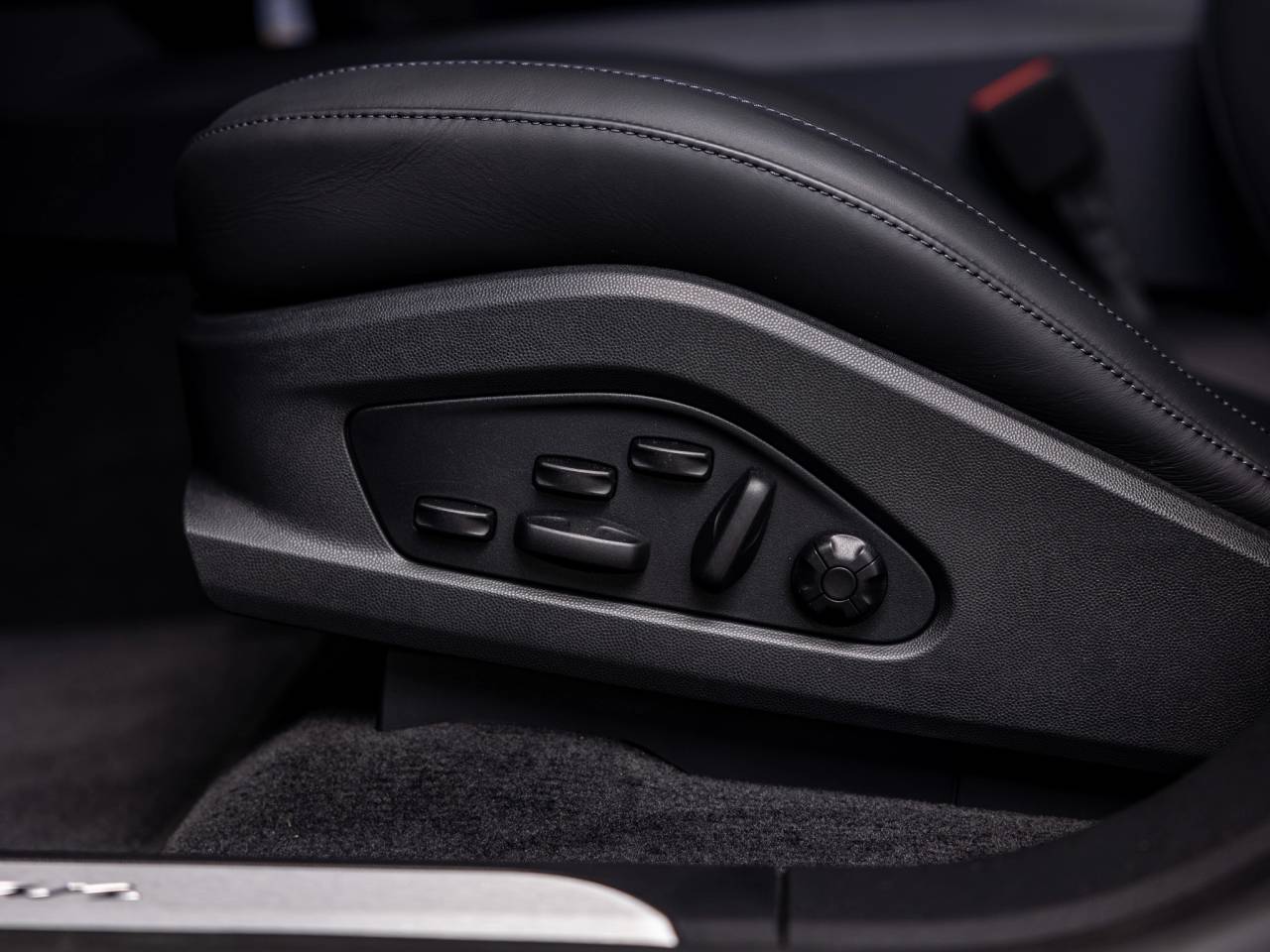 2025 Porsche Macan Macan Electric