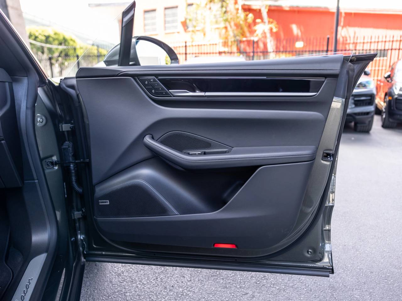 2025 Porsche Macan Macan Electric