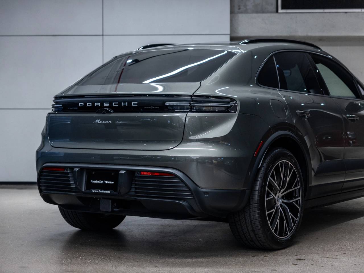 2025 Porsche Macan Macan Electric