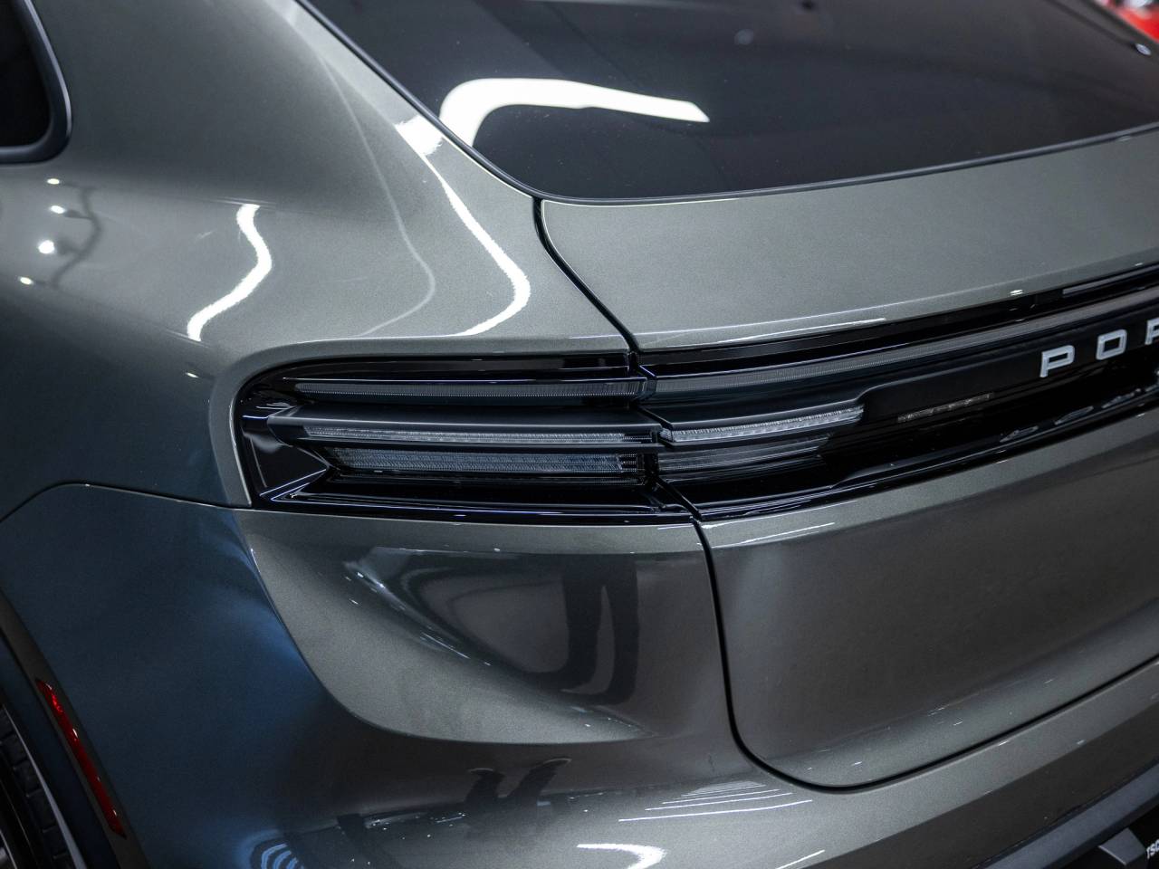 2025 Porsche Macan Macan Electric