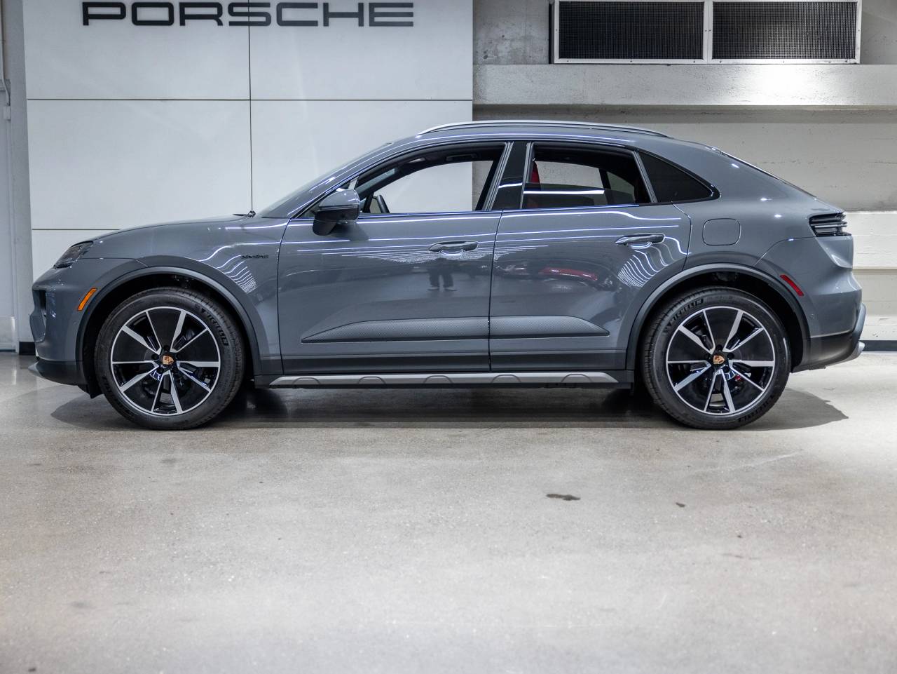 2025 Porsche Macan Macan Electric