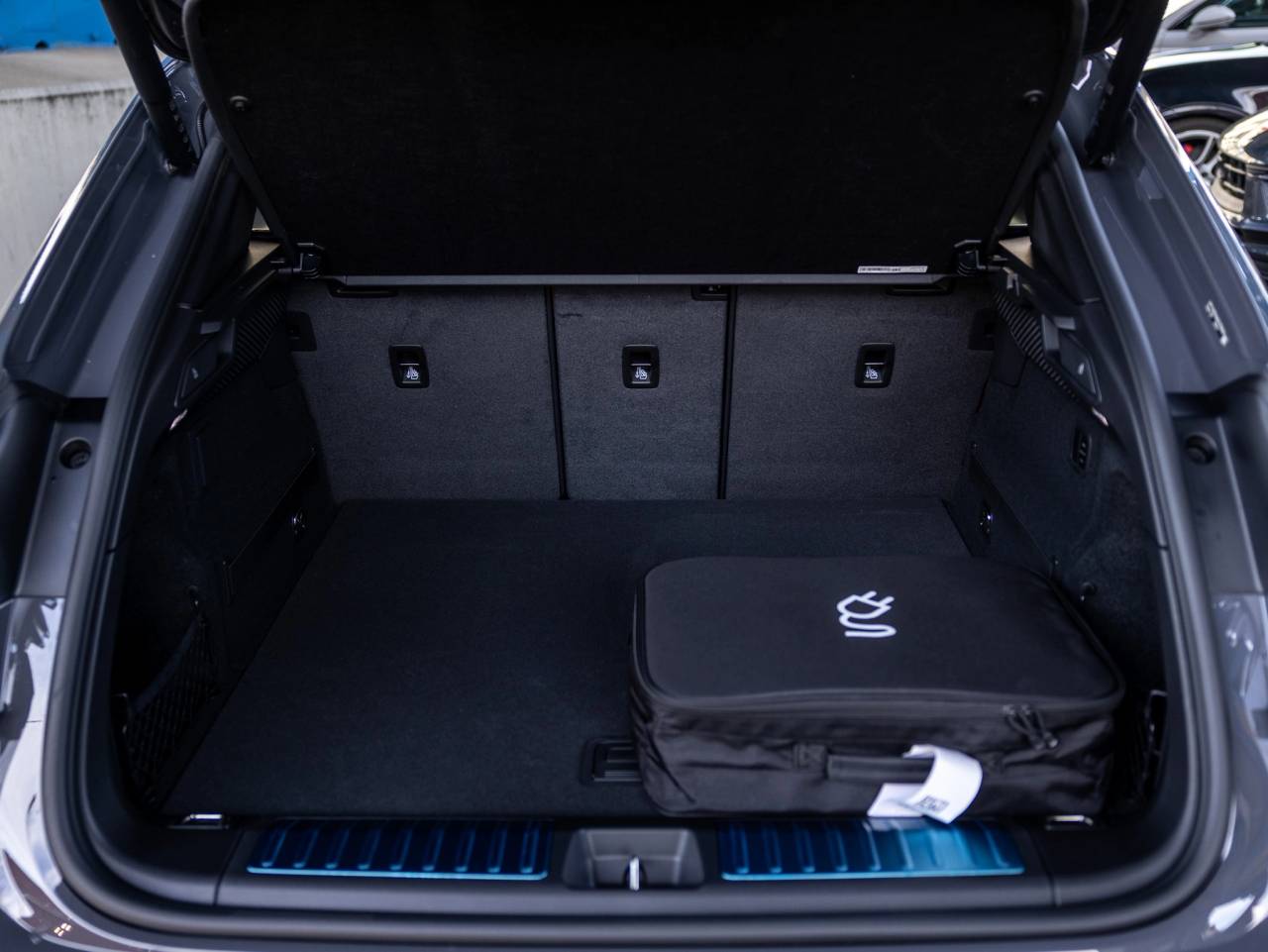 2025 Porsche Macan Macan Electric