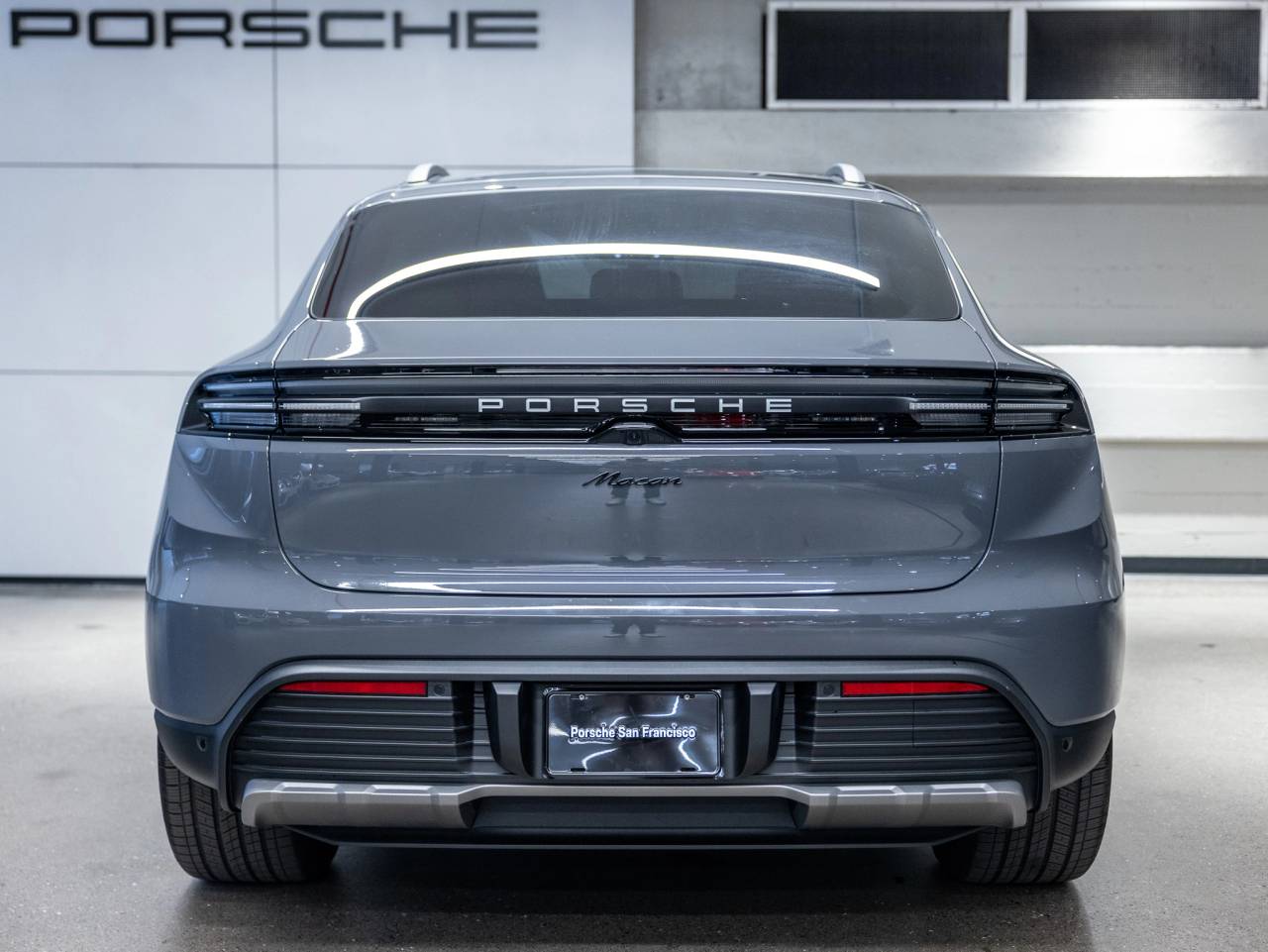 2025 Porsche Macan Macan Electric