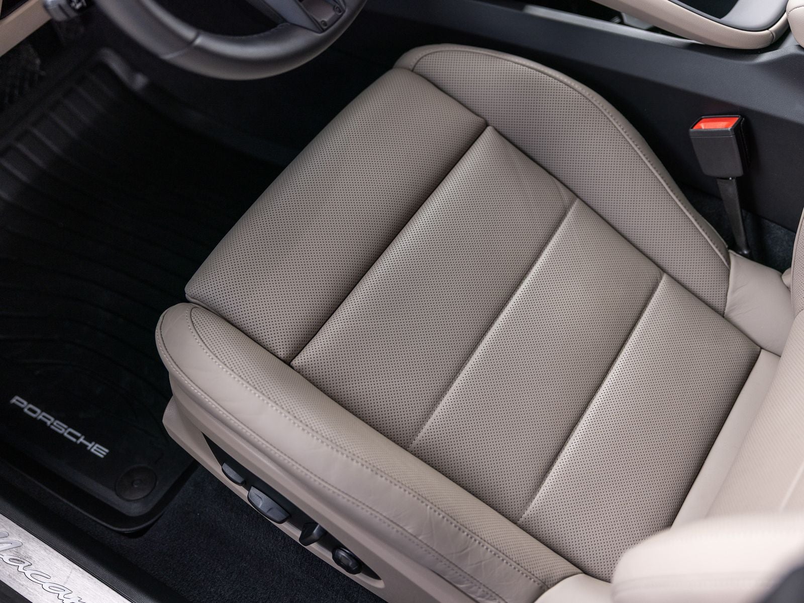 2025 Porsche Macan Electric