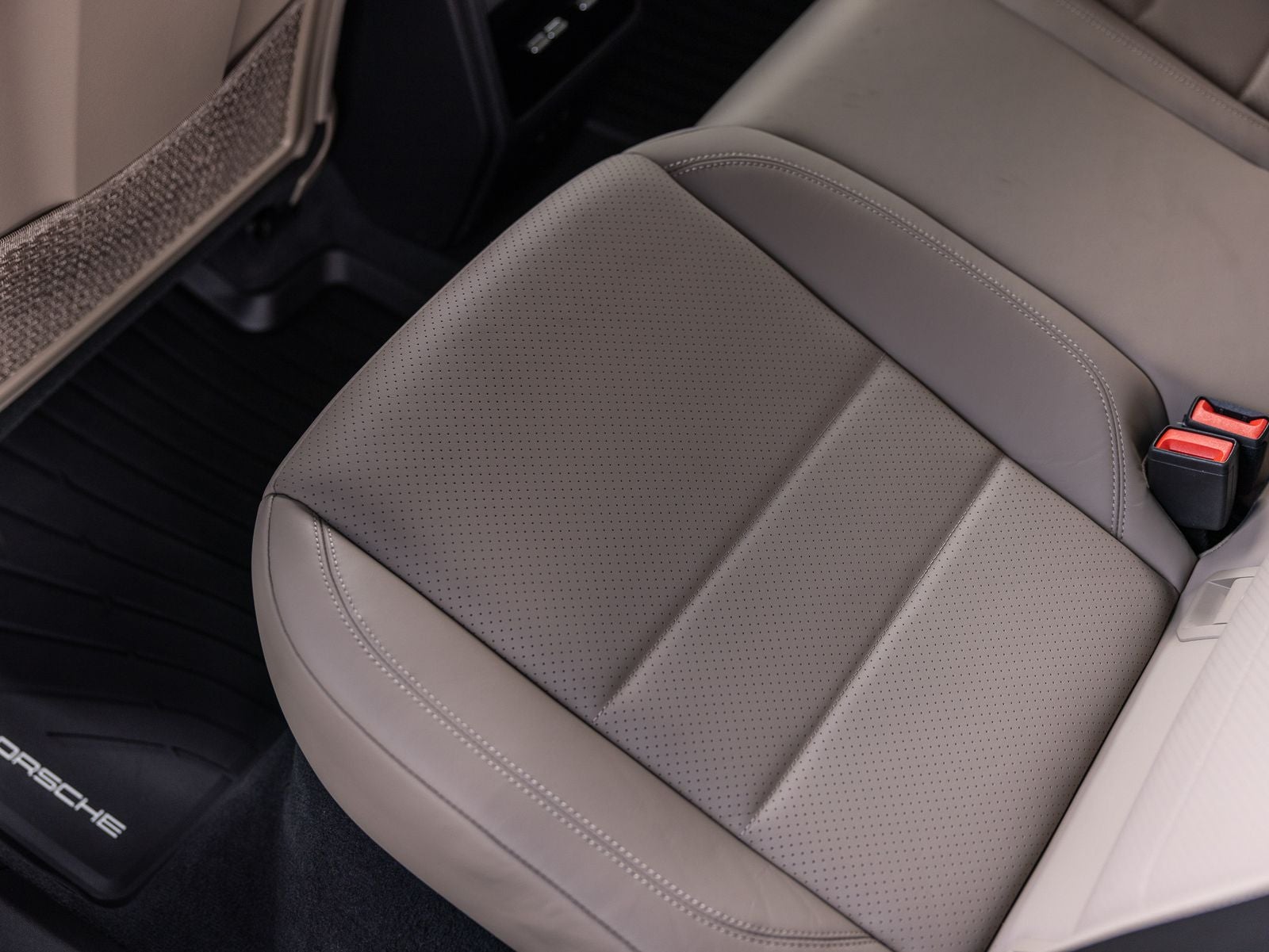 2025 Porsche Macan Electric