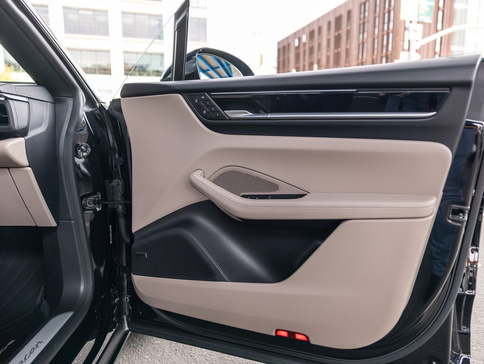 2025 Porsche Macan Electric