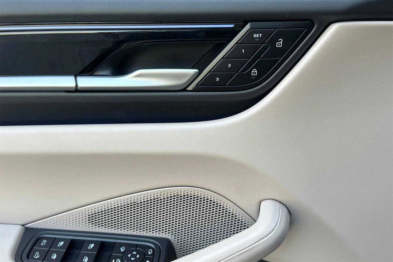 2025 Porsche Macan Electric