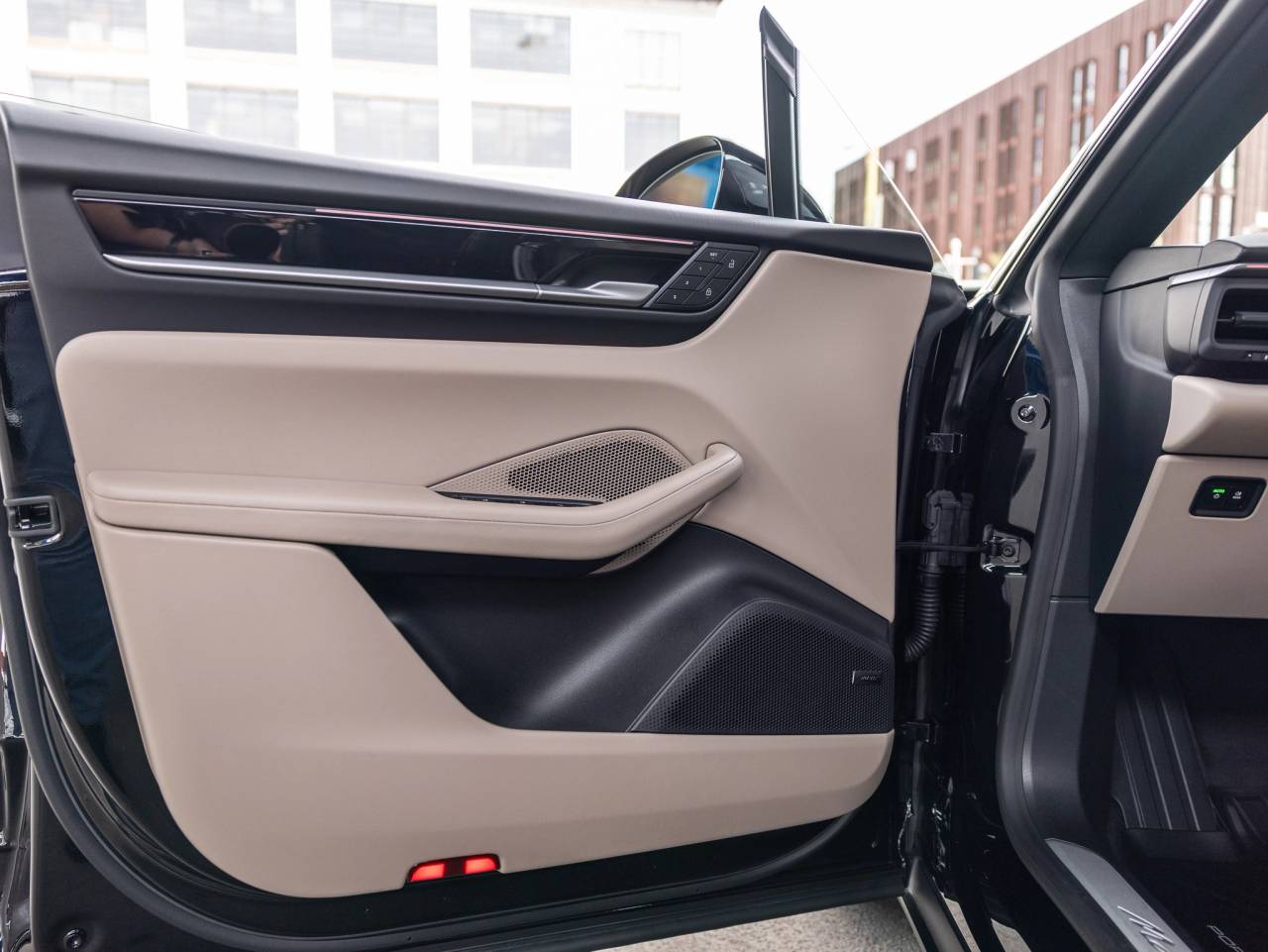 2025 Porsche Macan Electric