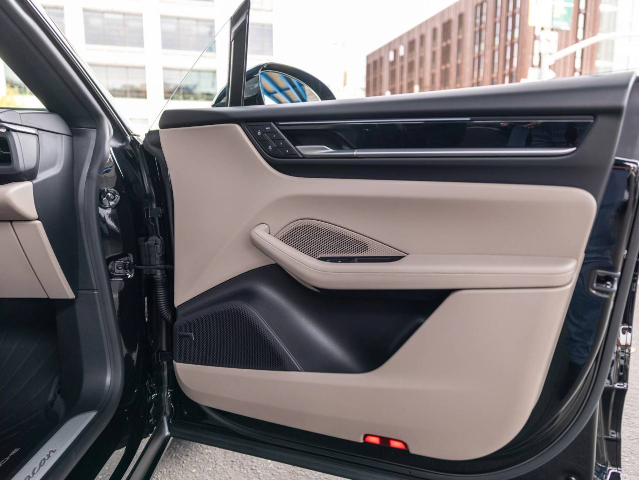 2025 Porsche Macan Electric