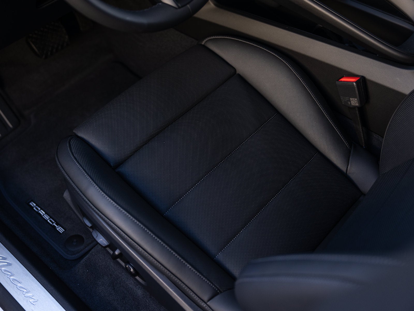 2026 Porsche Macan Macan Electric