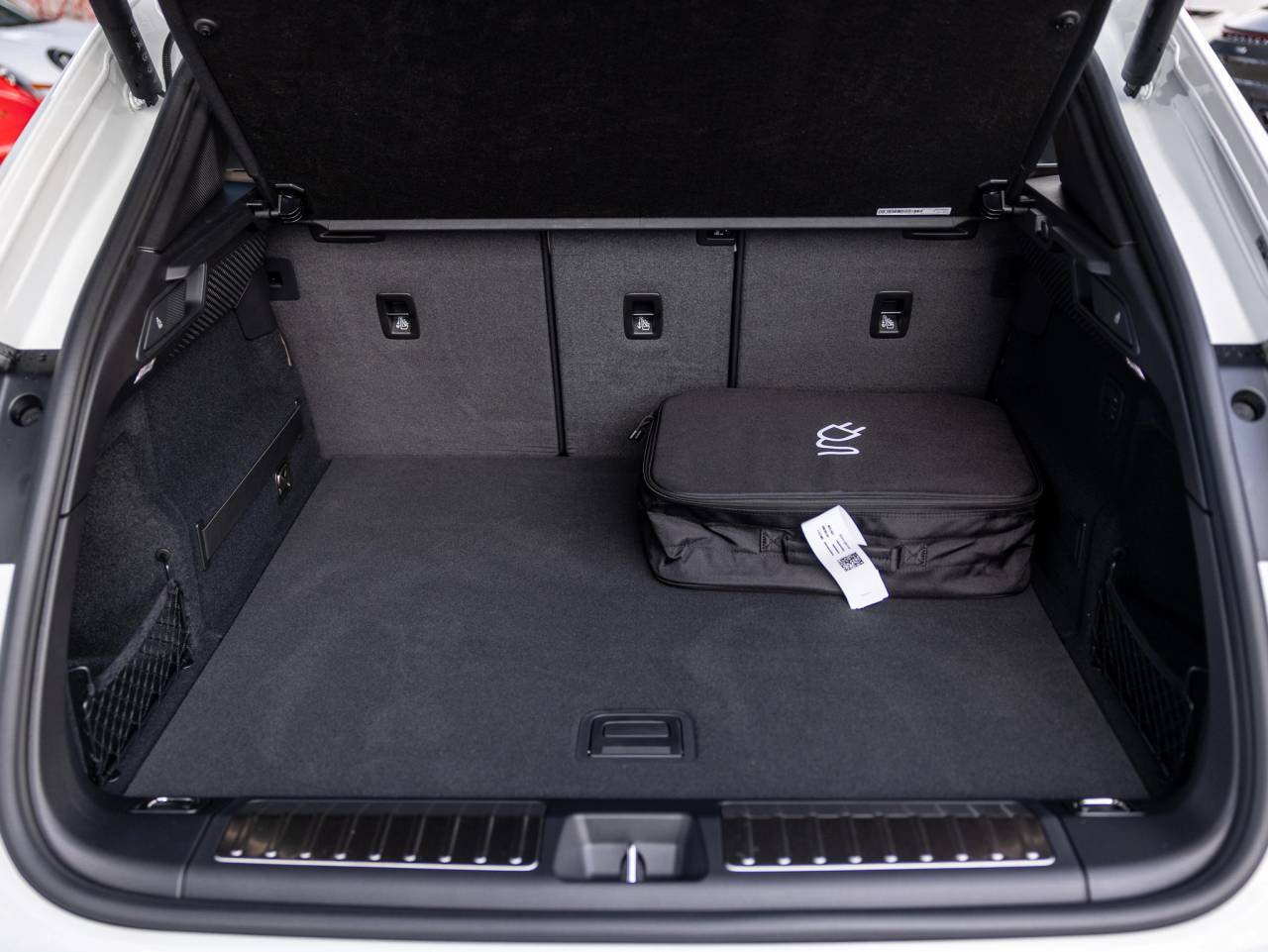 2025 Porsche Macan Macan Electric