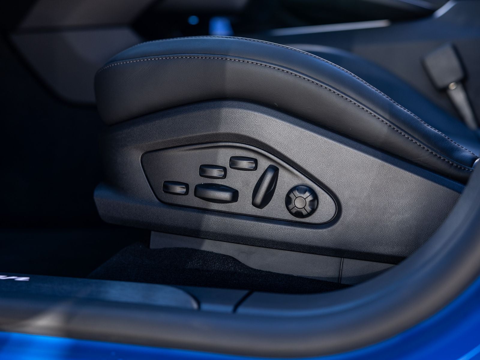 2026 Porsche Macan Macan Electric