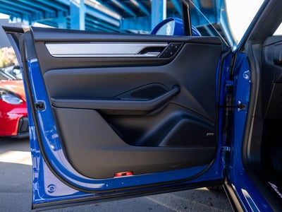 2026 Porsche Macan Macan Electric