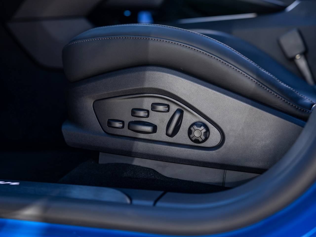 2026 Porsche Macan Macan Electric