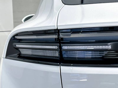 2025 Porsche Macan Macan Electric