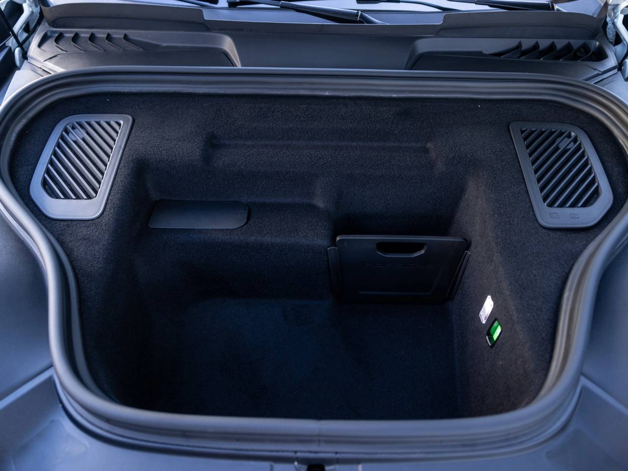 2025 Porsche Macan Macan Electric