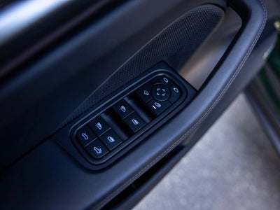 2025 Porsche Macan Electric